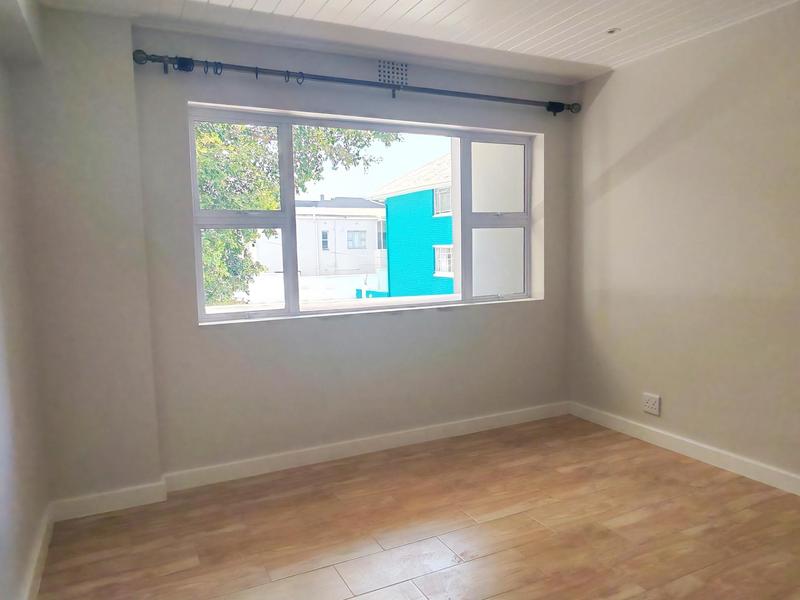 To Let 2 Bedroom Property for Rent in Woodstock Upper Western Cape